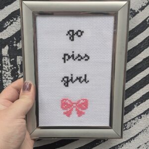go piss girl Stickbild
